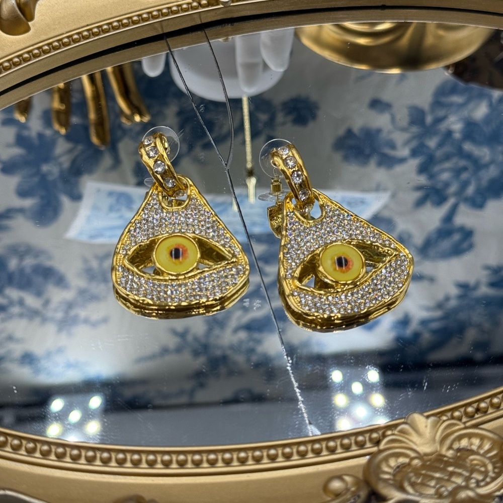 🆕 SCHIAPARELLI for V&A Museum 🧿 Electric Gold Rhinestones Eye Earrings - Picture 4 of 15